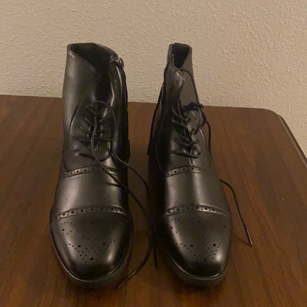 Men black oxford boots. lace up with side zipper.